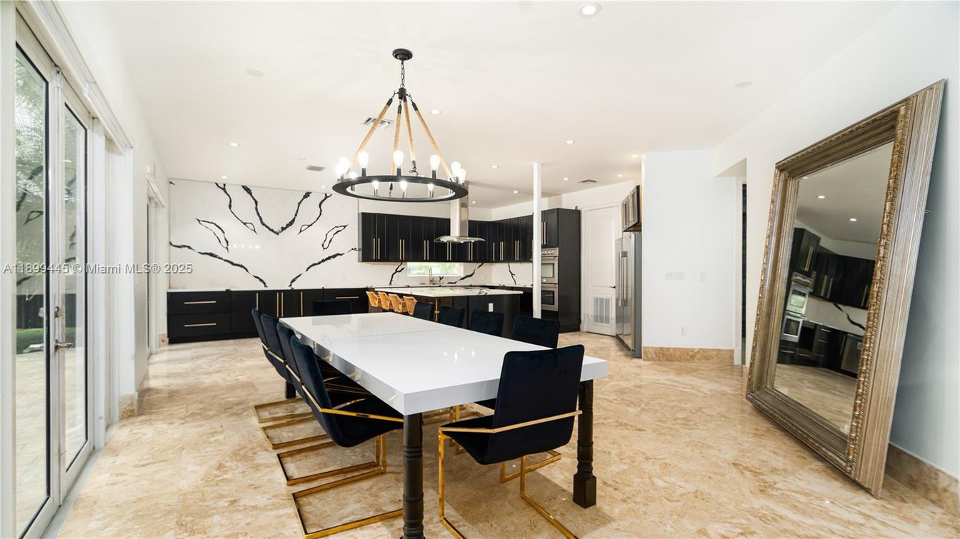 Chandelier, Dining room, Interior, Kitchen, Pendant Lights, Recessed Lighting, Stainless Steel Appliances