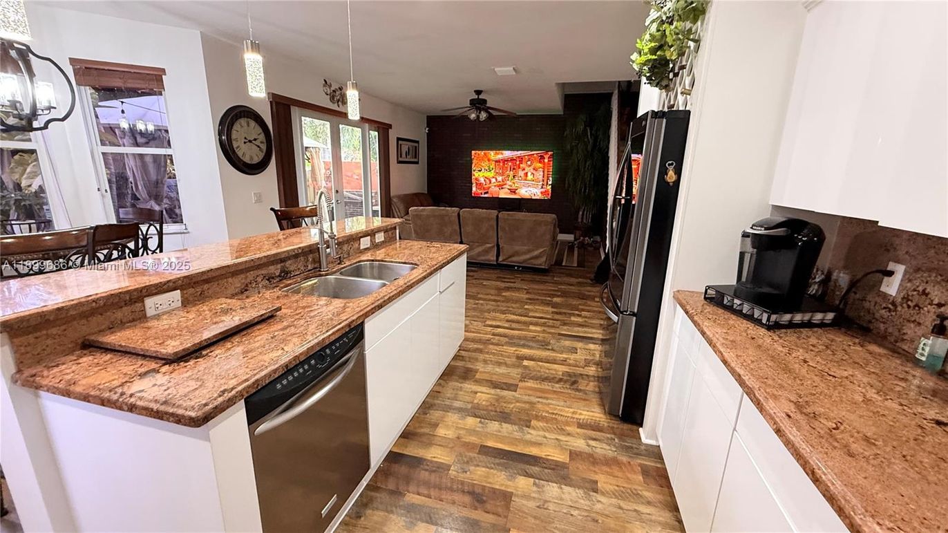 Dining room, Interior, Kitchen, Living room, Pendant Lights, Wood Texture Flooring