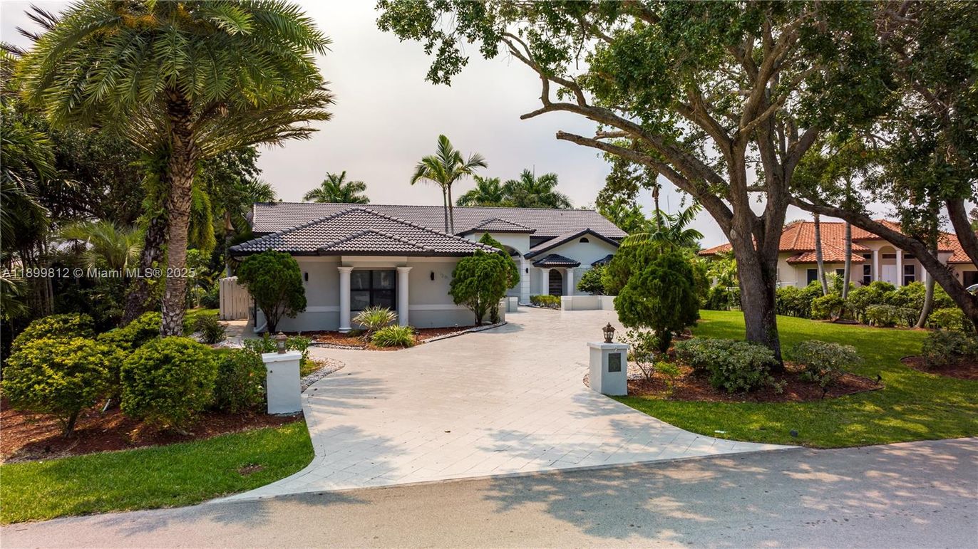 Backyard, Exterior, Facade, Mediterranean