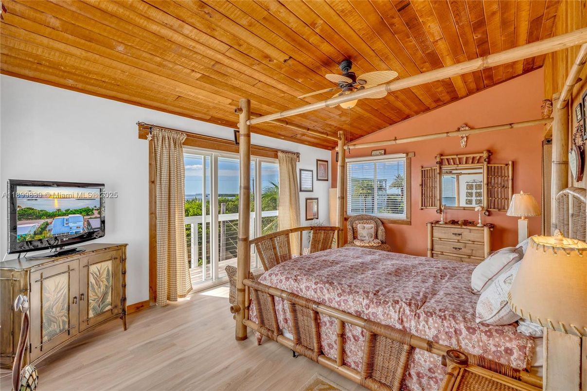 Bedroom, Interior, Wooden Beams, Wooden Ceilings, Wood Texture Flooring