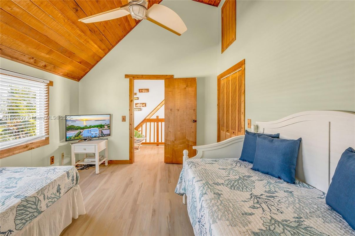 Bedroom, Interior, Wooden Ceilings, Wood Texture Flooring