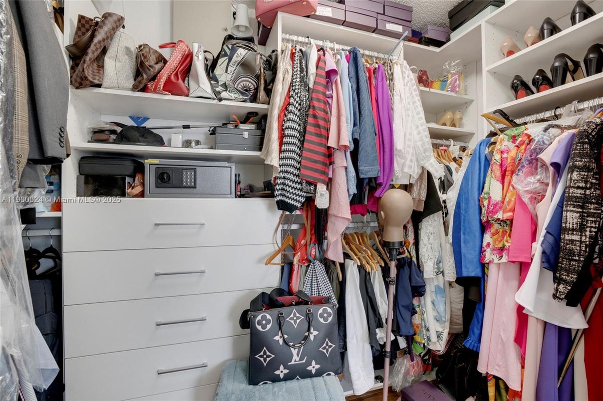 Interior, Walk-in Closets