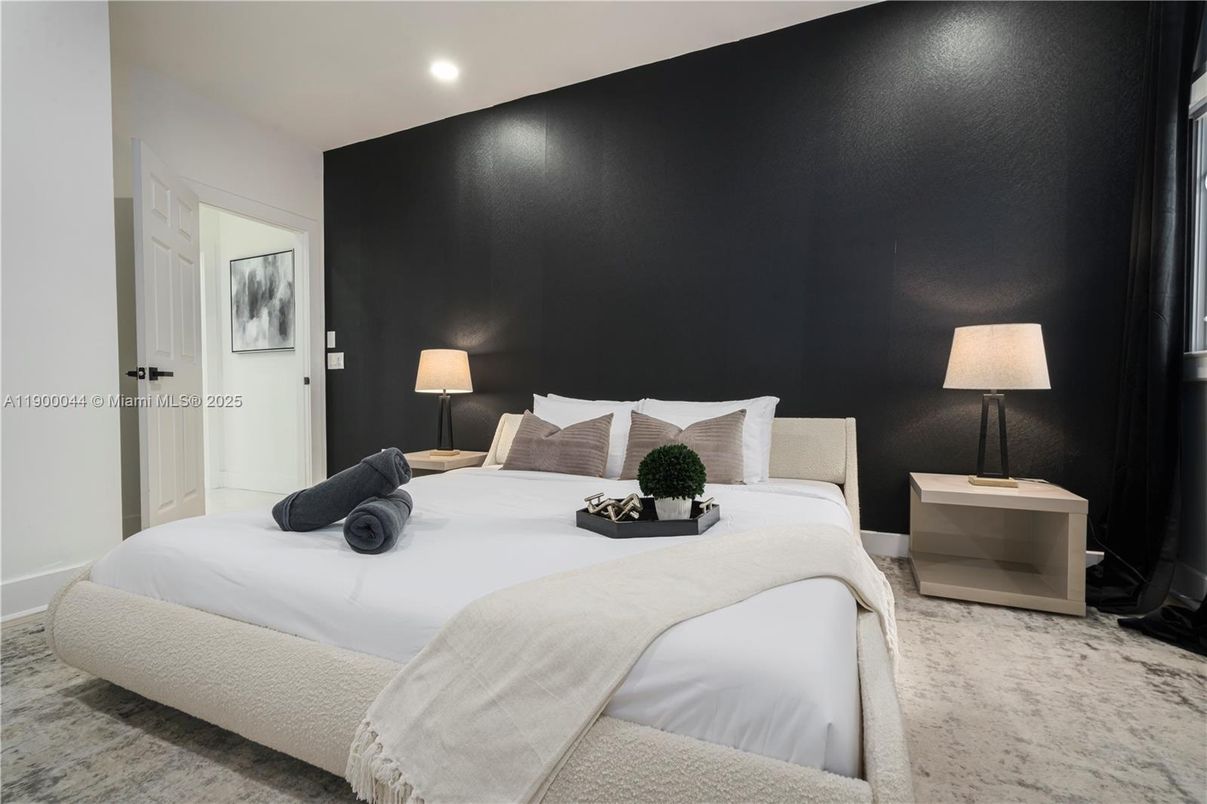 Bedroom, Interior, Recessed Lighting