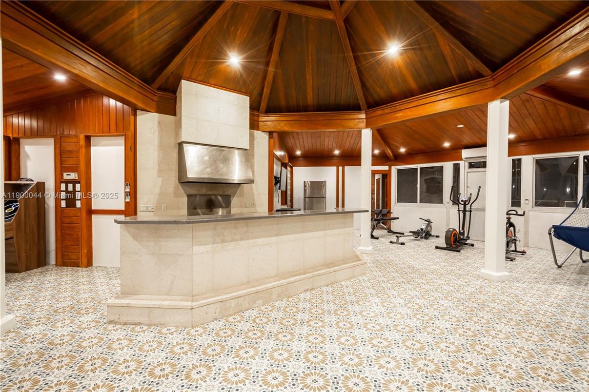 Fitness Equipment, Interior, Recessed Lighting, Wooden Beams, Wooden Ceilings, Wooden Walls