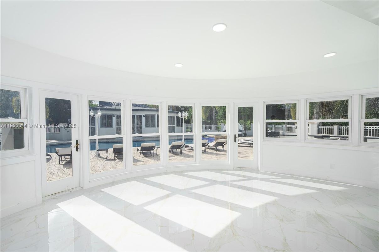 Empty room, Interior, Marble, Recessed Lighting, Sun Room