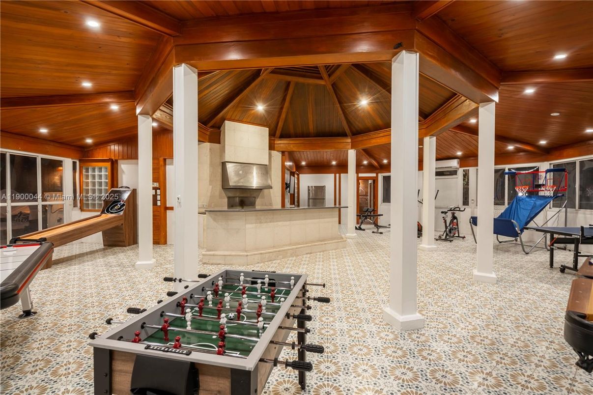Billiard Table, Game Room, Interior, Recessed Lighting, Wooden Ceilings