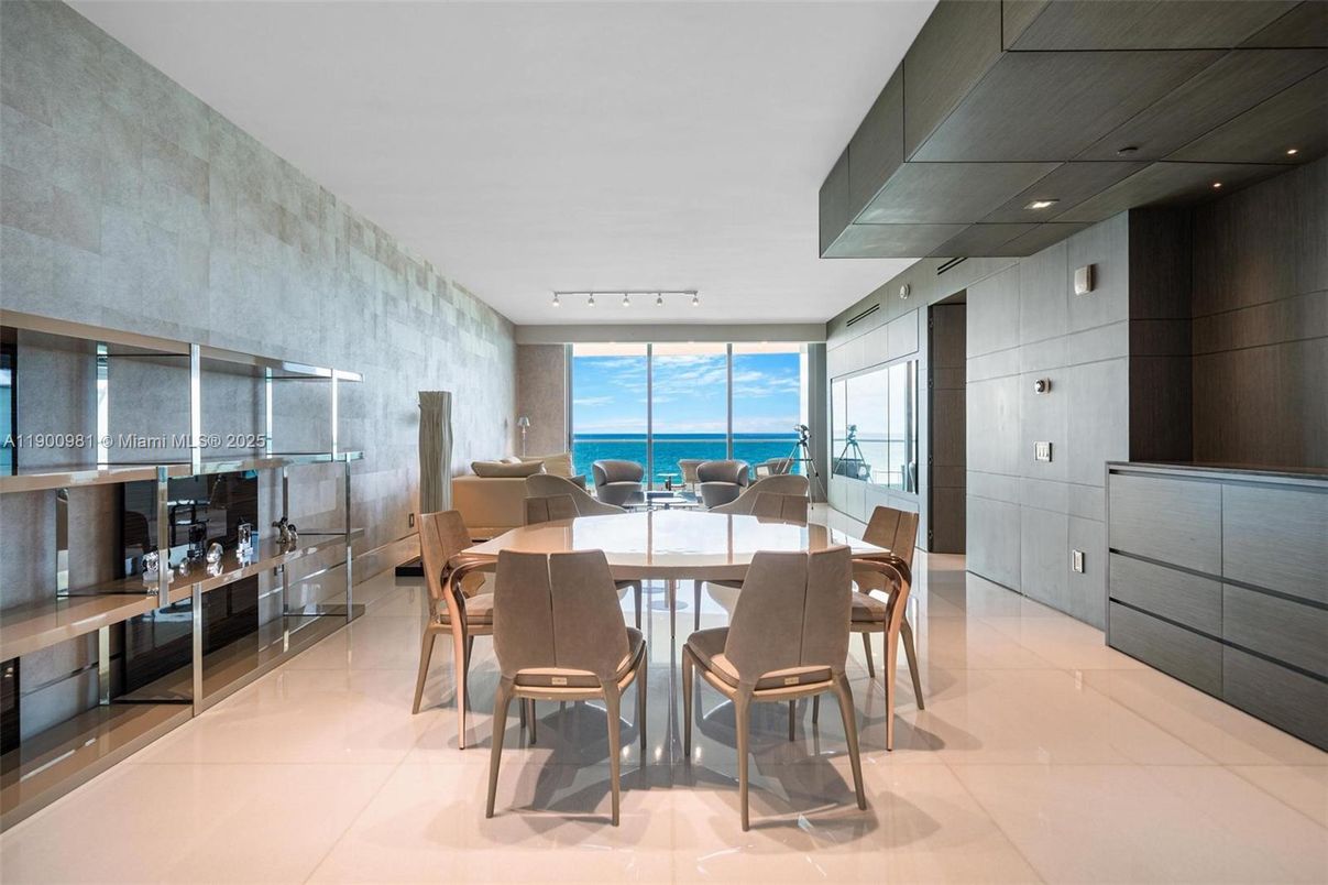 Dining room, Interior, Recessed Lighting, Water