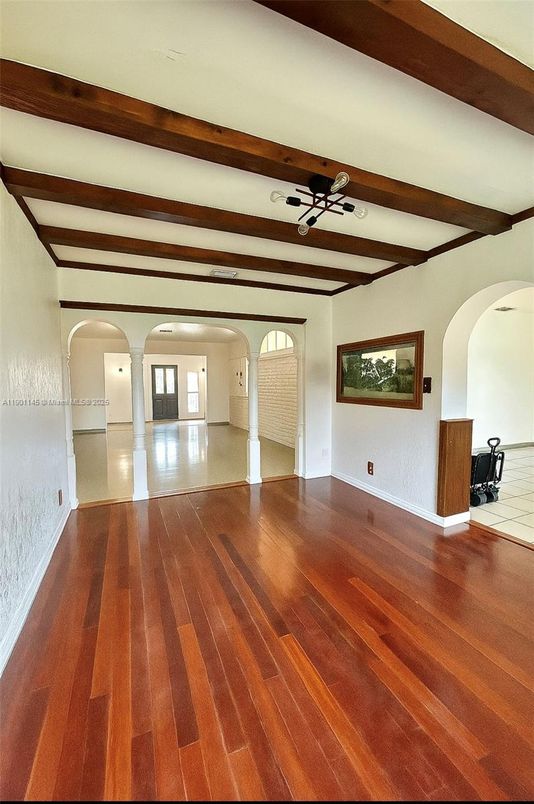 Empty room, Interior, Wooden Beams, Wood Texture Flooring