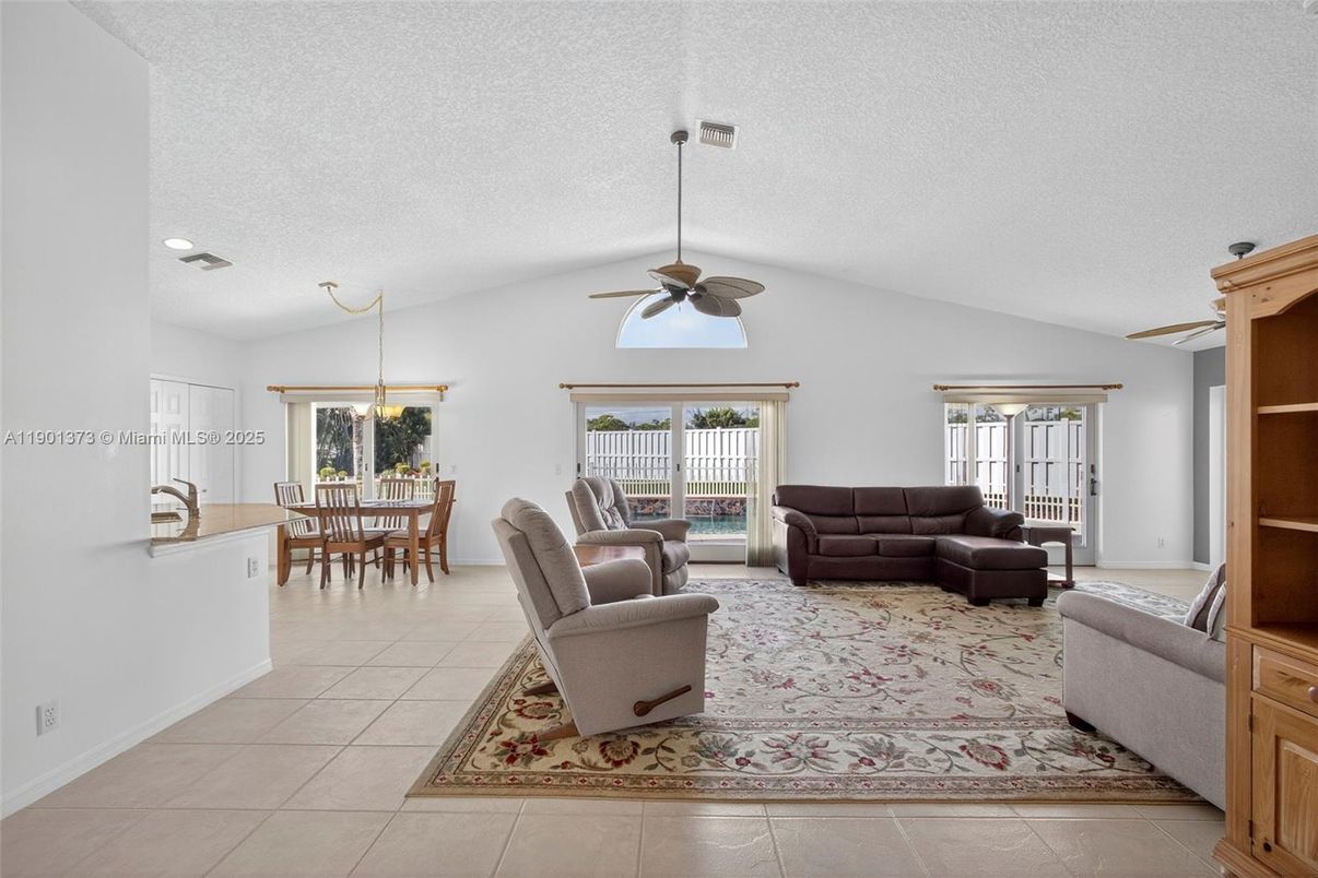 Dining room, Interior, Living room, Recessed Lighting