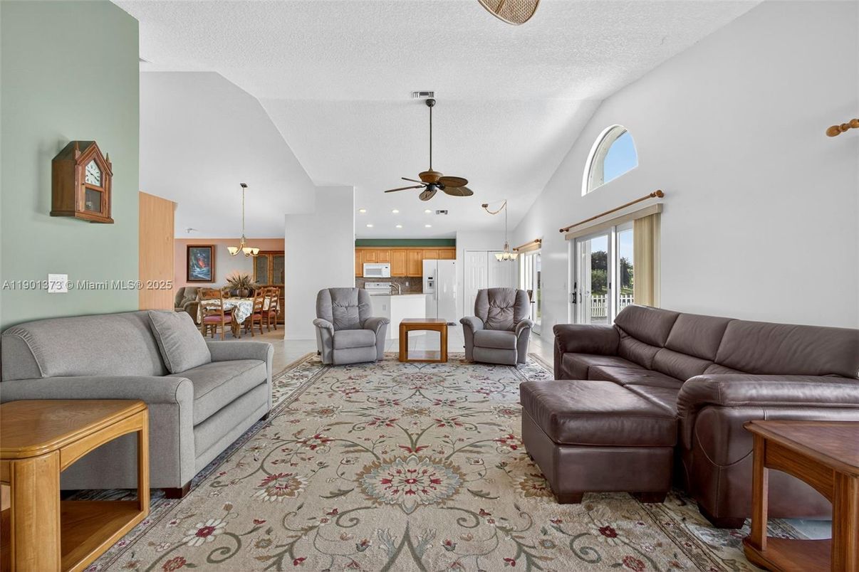 Chandelier, Dining room, Interior, Kitchen, Living room, Pendant Lights, Recessed Lighting