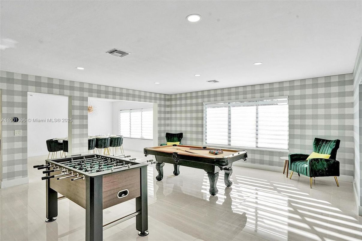 Billiard Table, Game Room, Interior, Recessed Lighting