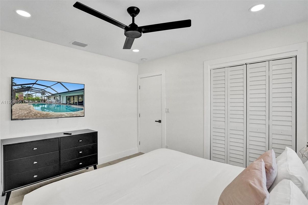 Bedroom, Interior, Recessed Lighting