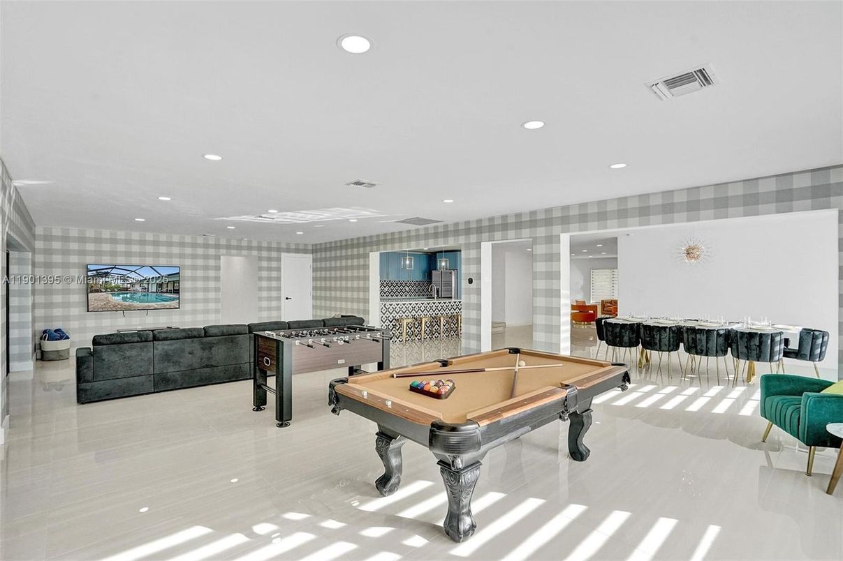Billiard Table, Game Room, Interior, Recessed Lighting