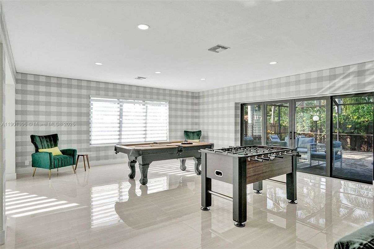 Billiard Table, Game Room, Interior, Recessed Lighting