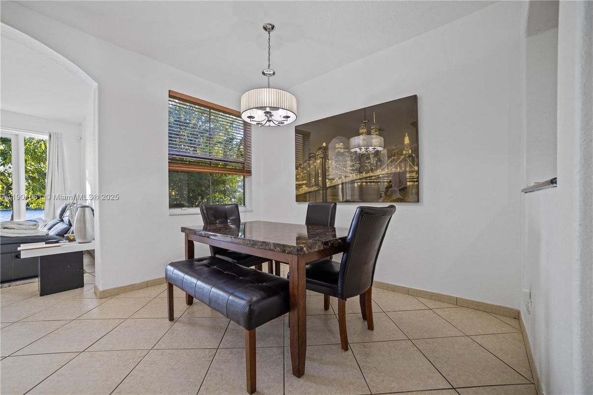 Dining room, Interior, Pendant Lights