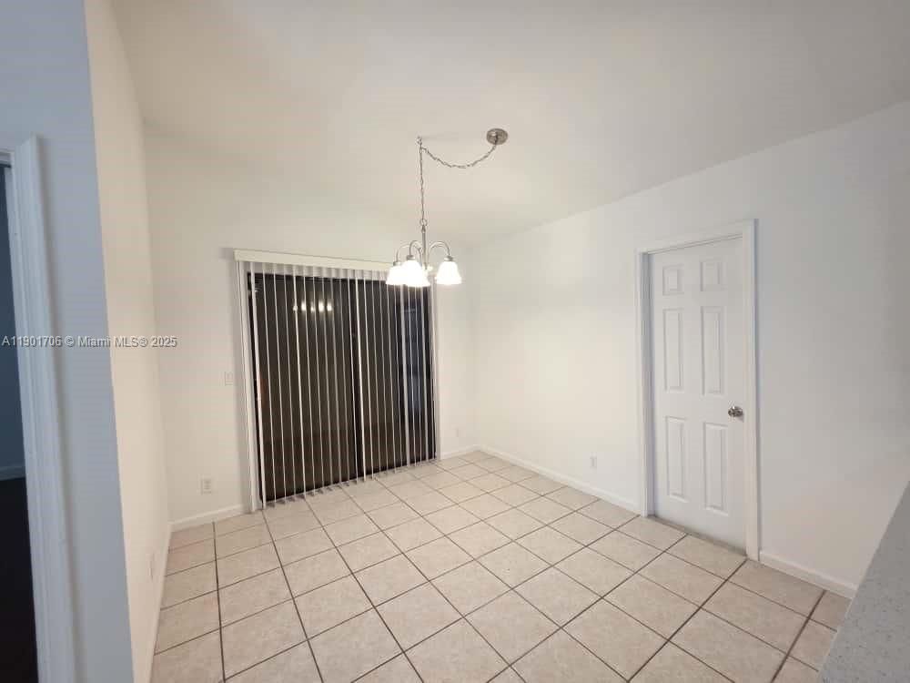 Empty room, Interior, Pendant Lights