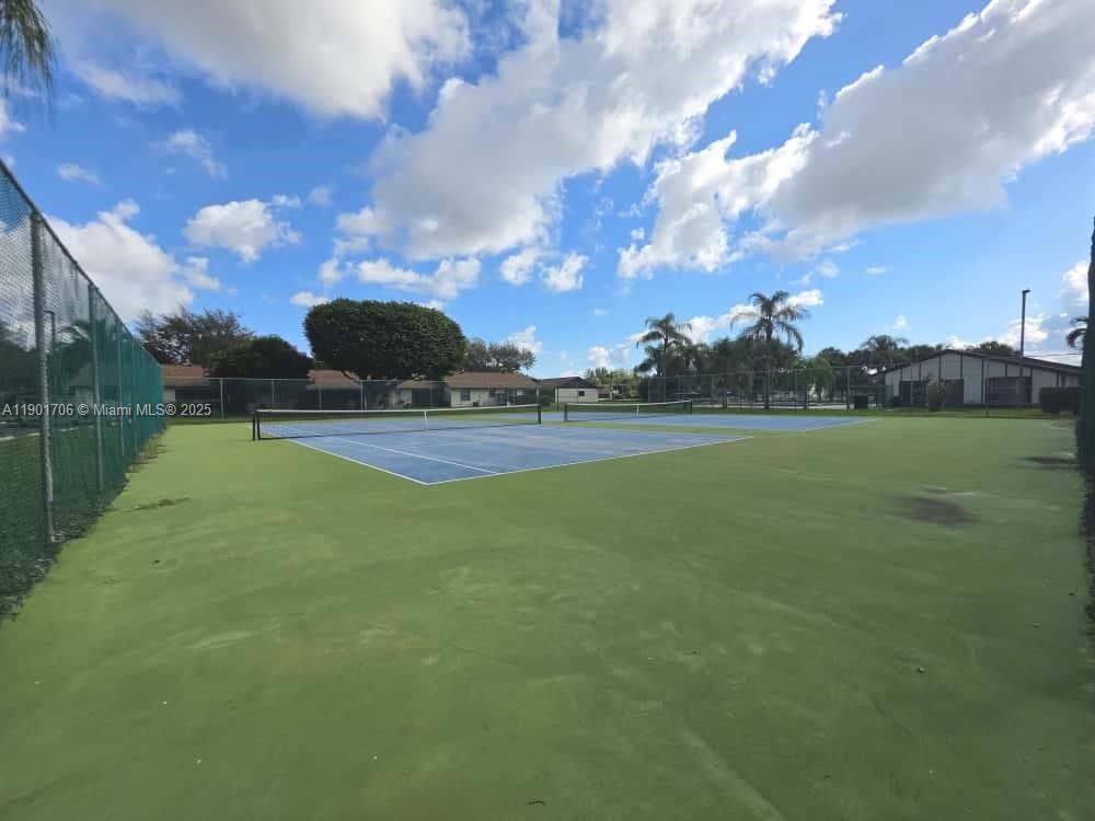 Exterior, Tennis Courts