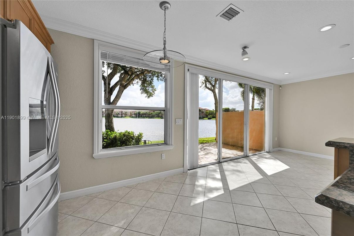 Empty room, Interior, Pendant Lights, Recessed Lighting, Water
