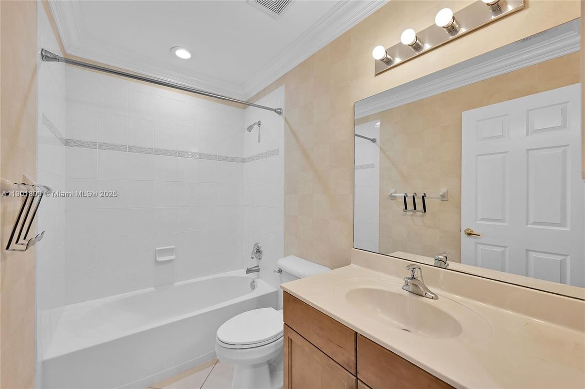Bathroom, Interior, Recessed Lighting