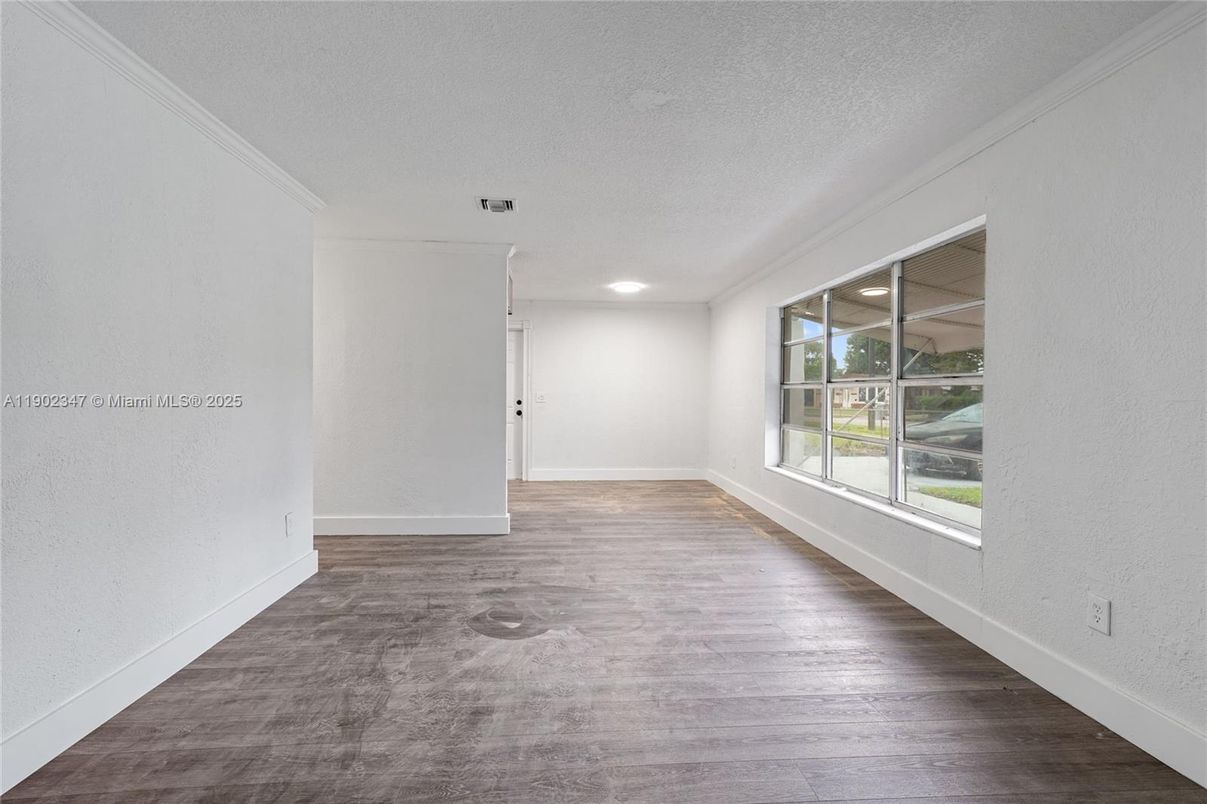 Empty room, Interior, Recessed Lighting, Wood Texture Flooring