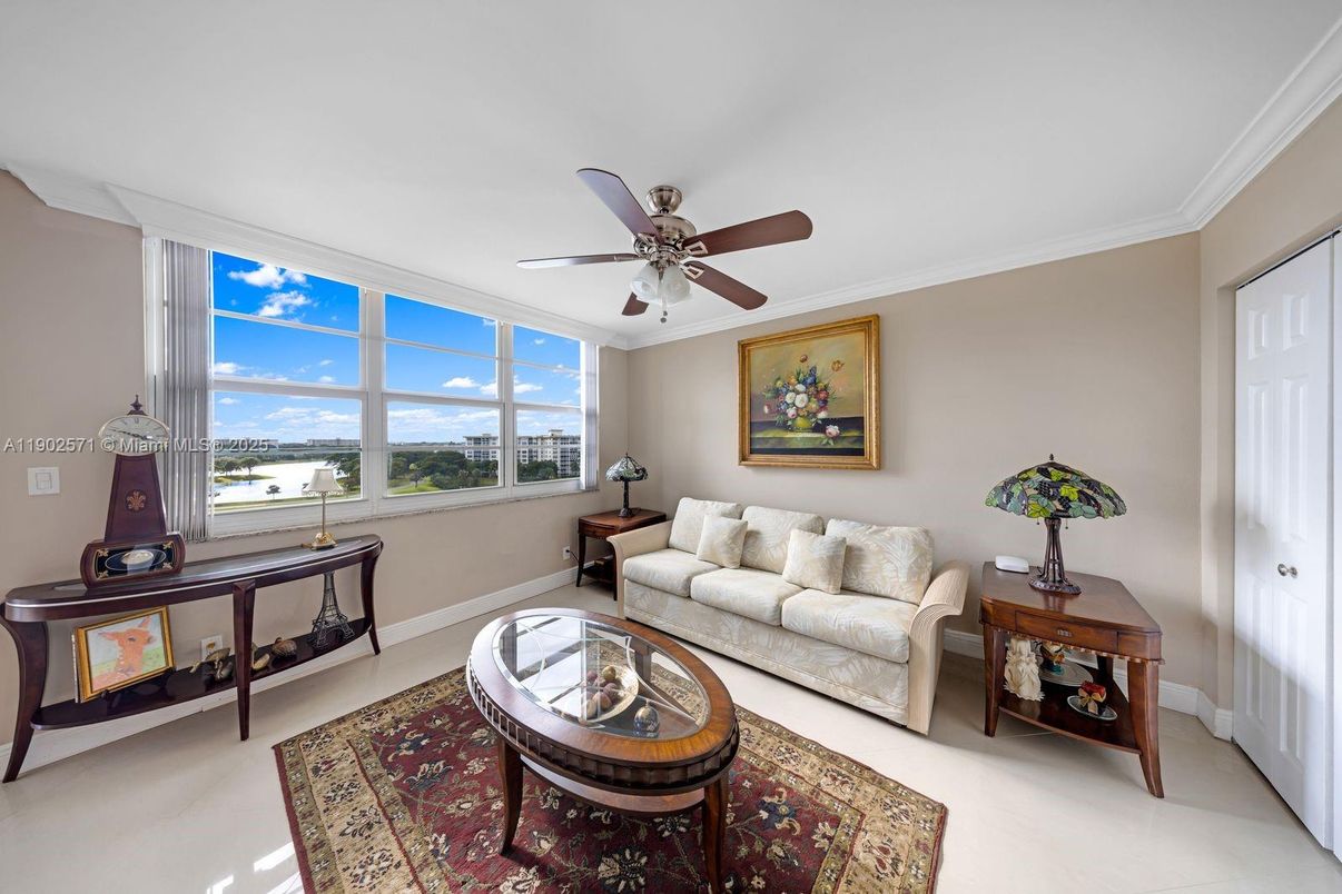 Interior, Living room, Water