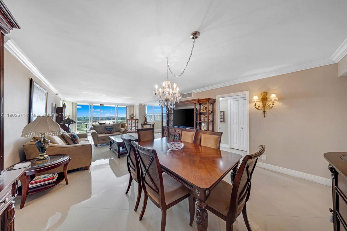 Chandelier, Dining room, Interior, Living room, Water