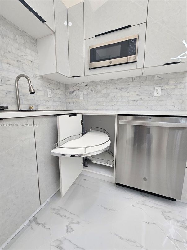 Interior, Kitchen, Marble, Marble Walls, Stainless Steel Appliances