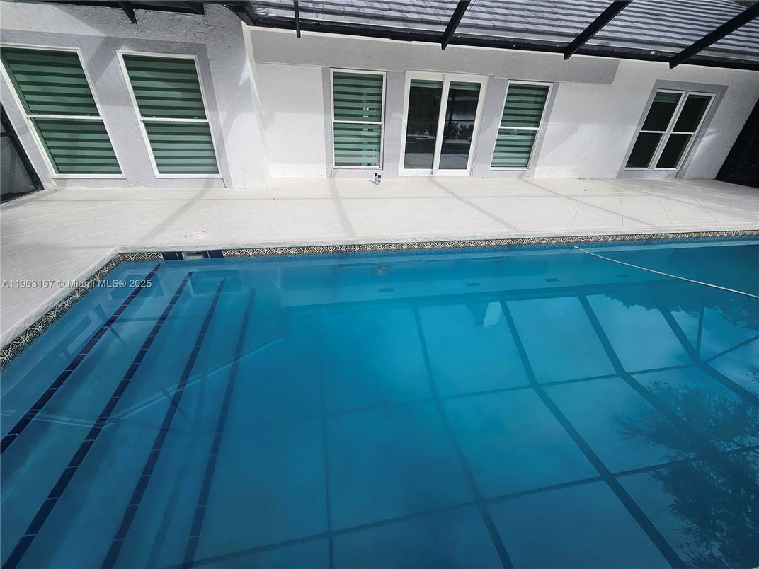 Exterior, Interior, Pool