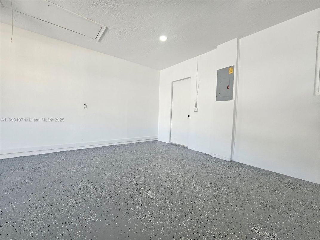 Elevator, Empty room, Interior, Recessed Lighting