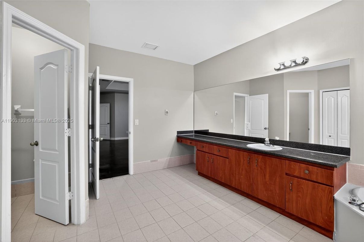 Bathroom, Dual Sink Vanities, Interior