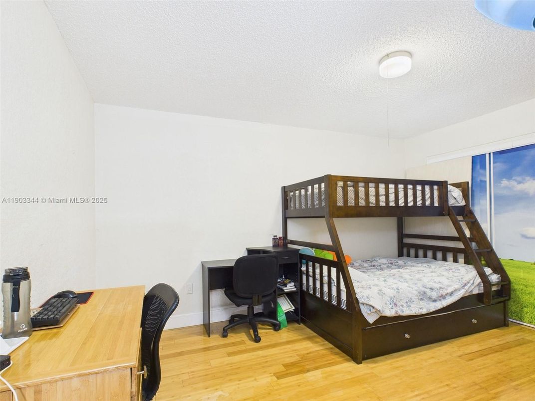 Bedroom, Home Office, Interior, Wood Texture Flooring