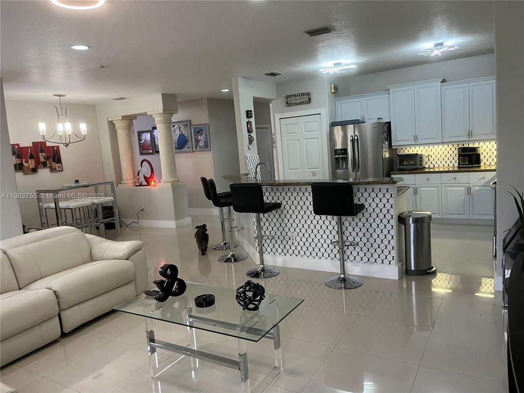 Dining room, Interior, Kitchen, Living room, Pendant Lights, Recessed Lighting, Stainless Steel Appliances