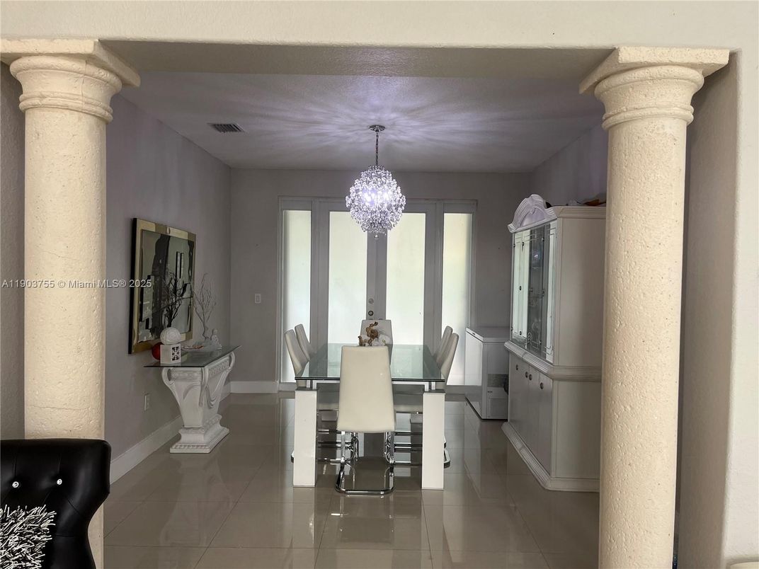 Chandelier, Dining room, Interior