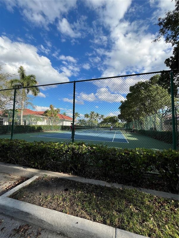 Exterior, Tennis Courts