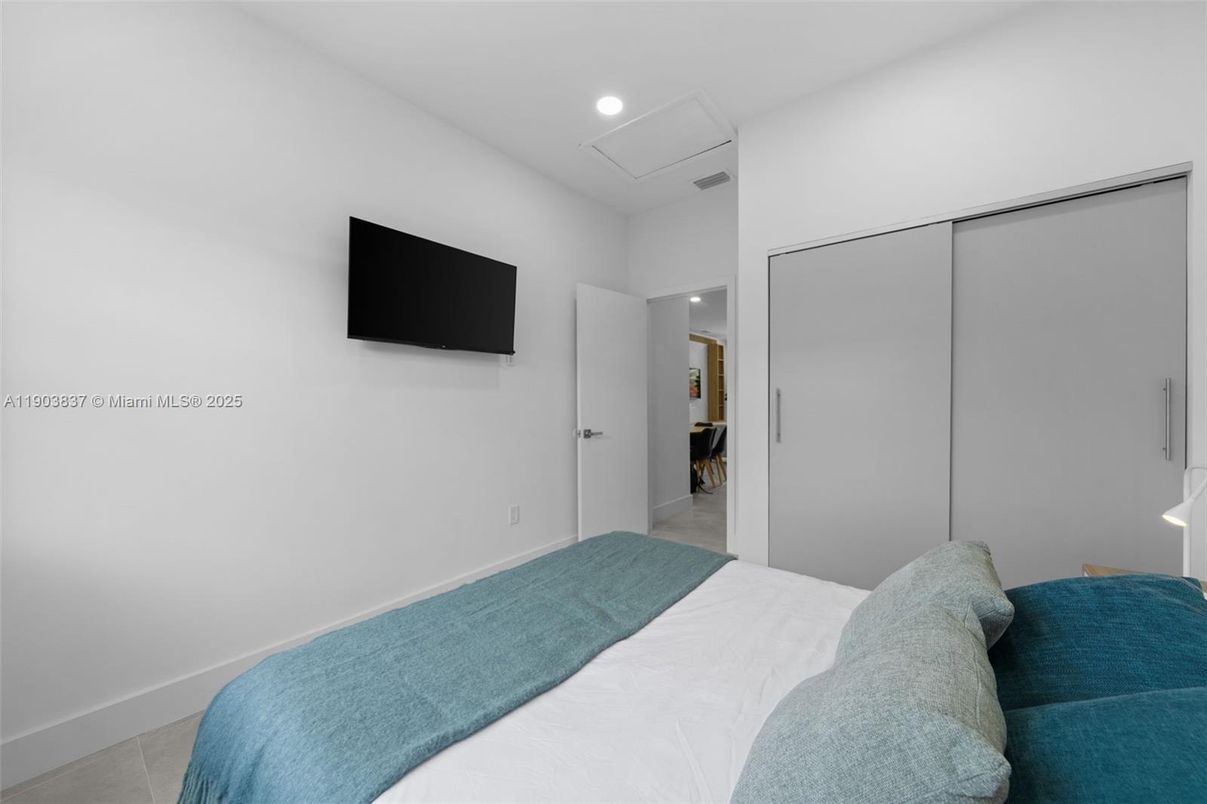 Bedroom, Interior, Recessed Lighting