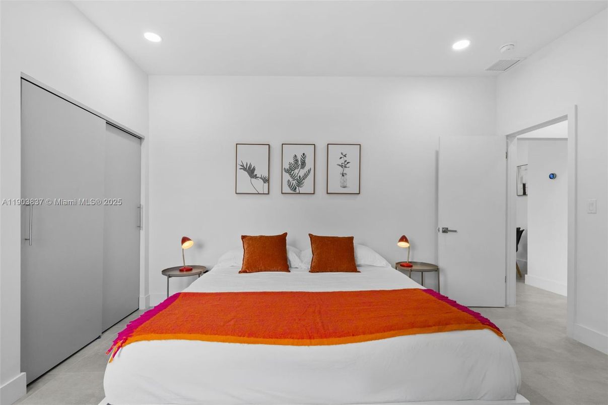 Bedroom, Interior, Recessed Lighting