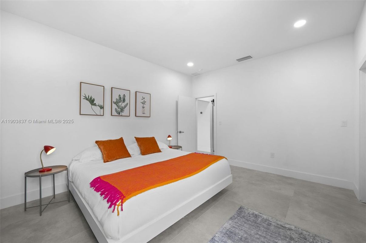 Bedroom, Interior, Recessed Lighting