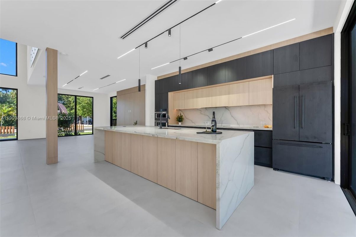Interior, Kitchen, Marble Walls, Recessed Lighting