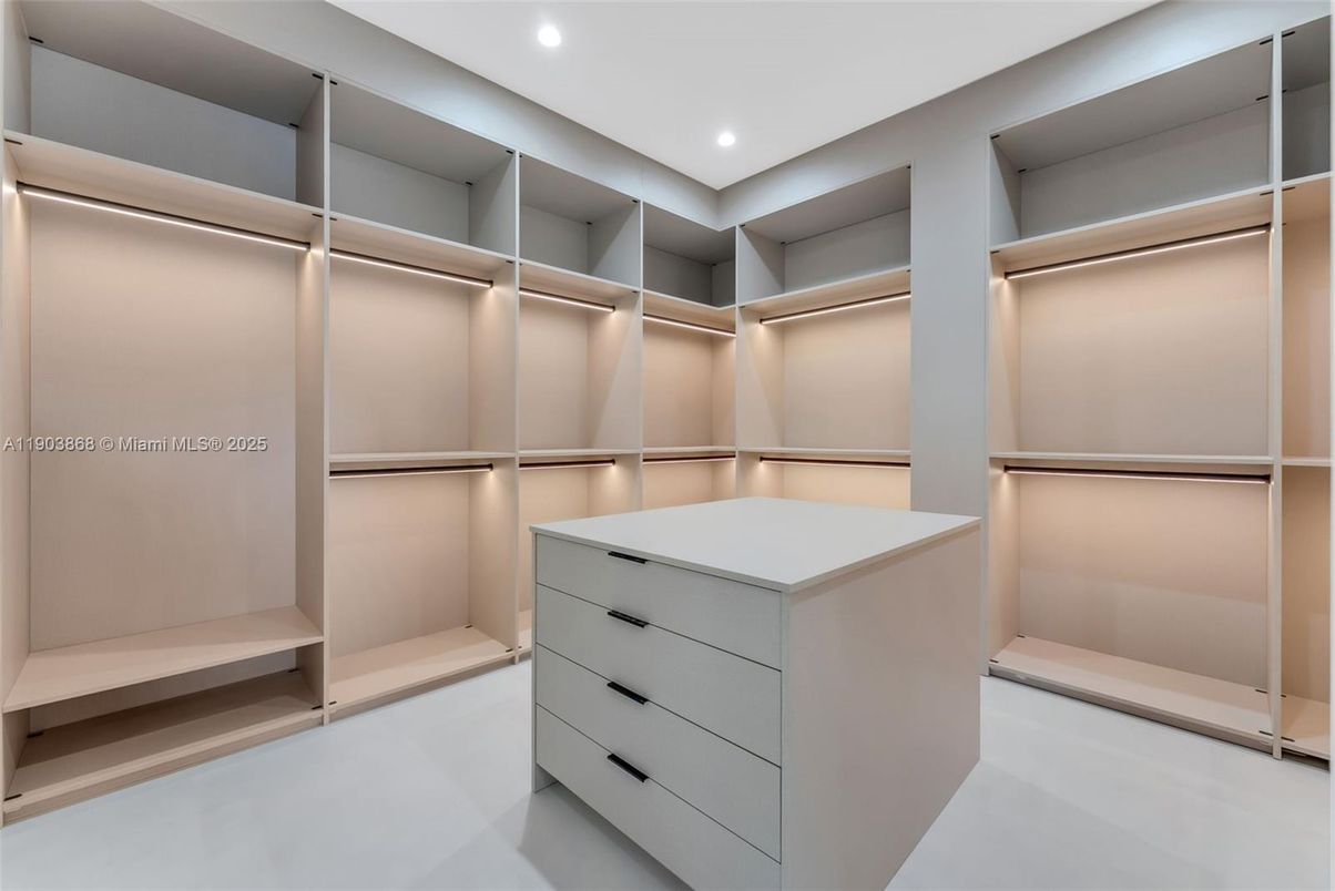 Interior, Recessed Lighting, Walk-in Closets