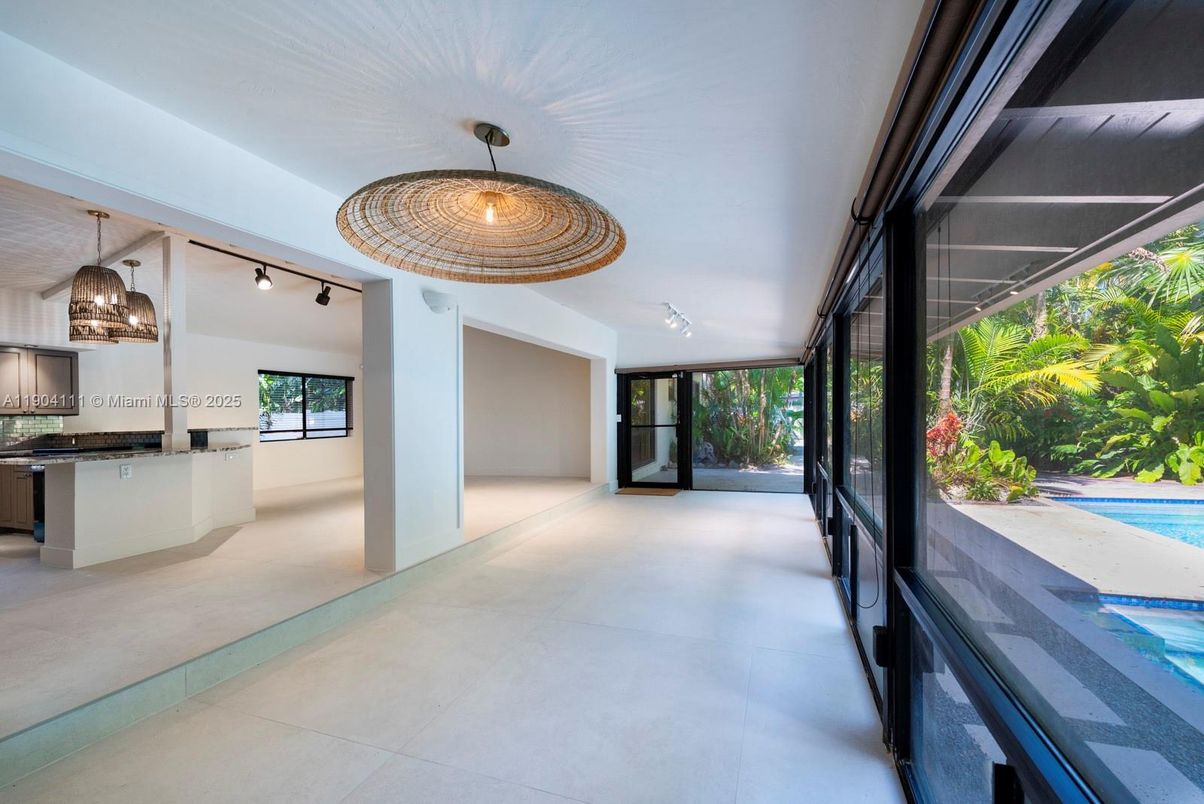 Chandelier, Interior