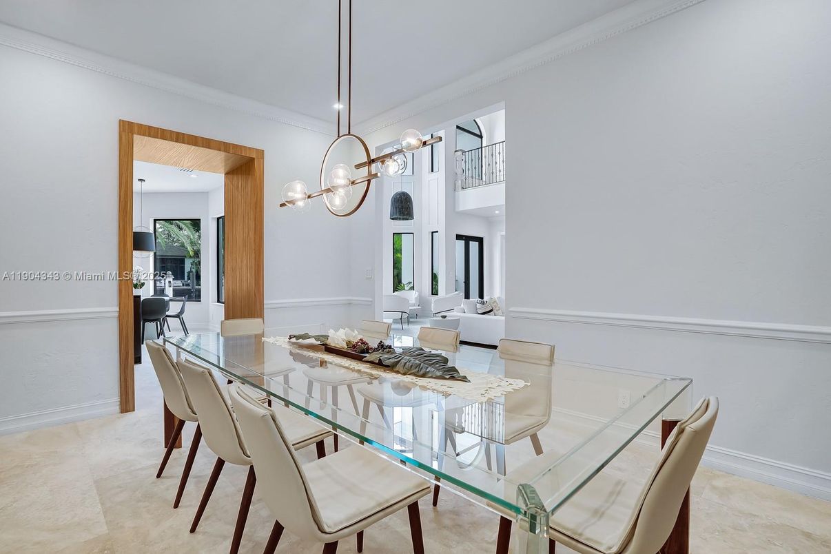 Dining room, Interior, Pendant Lights, Recessed Lighting