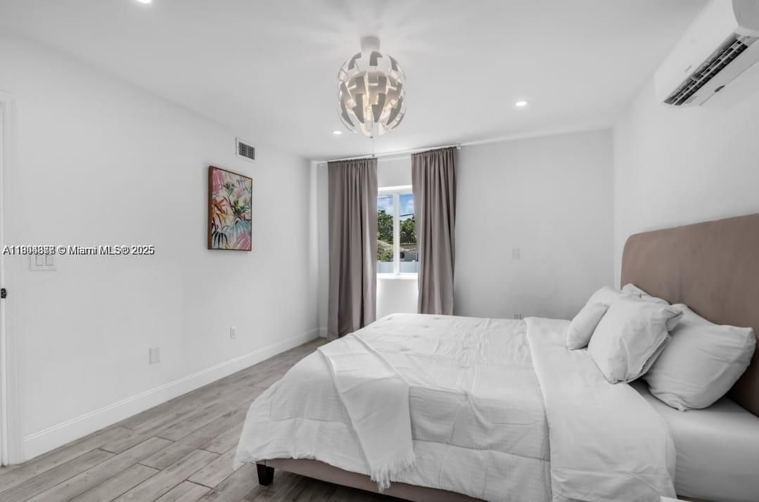 Bedroom, Interior, Pendant Lights, Recessed Lighting, Wood Texture Flooring