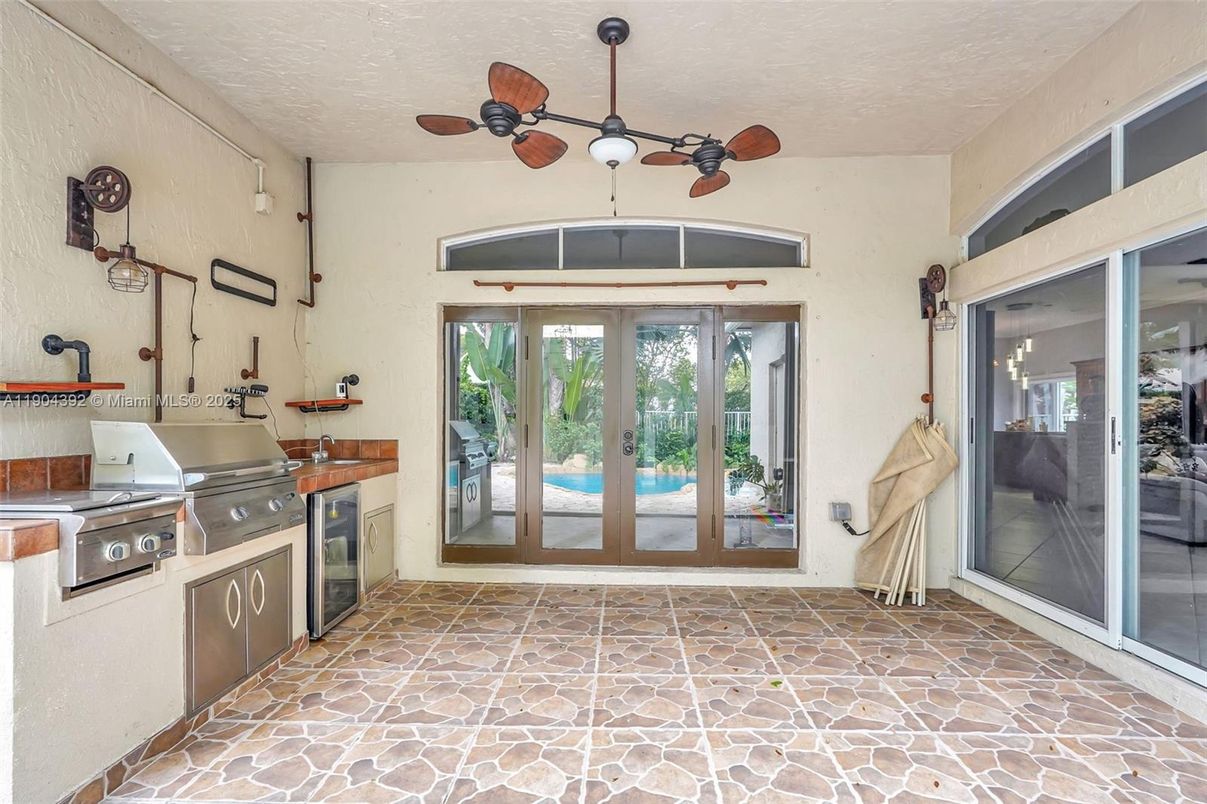 Exterior, Outdoor Kitchen