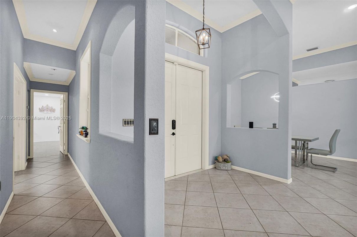 Dining room, Interior, Pendant Lights, Recessed Lighting