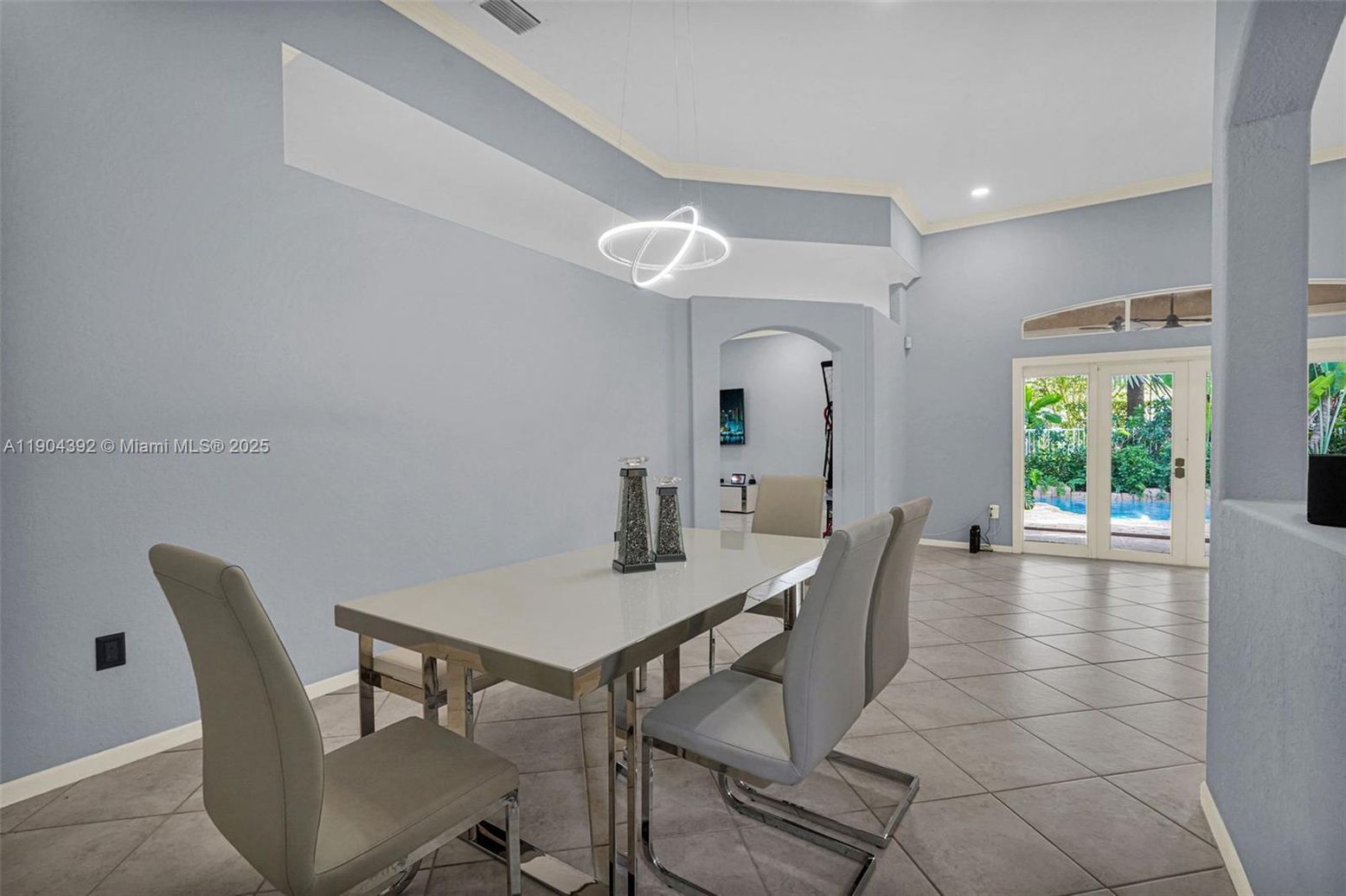 Dining room, Interior, Pendant Lights, Recessed Lighting