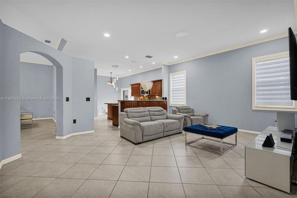 Interior, Living room, Pendant Lights, Recessed Lighting