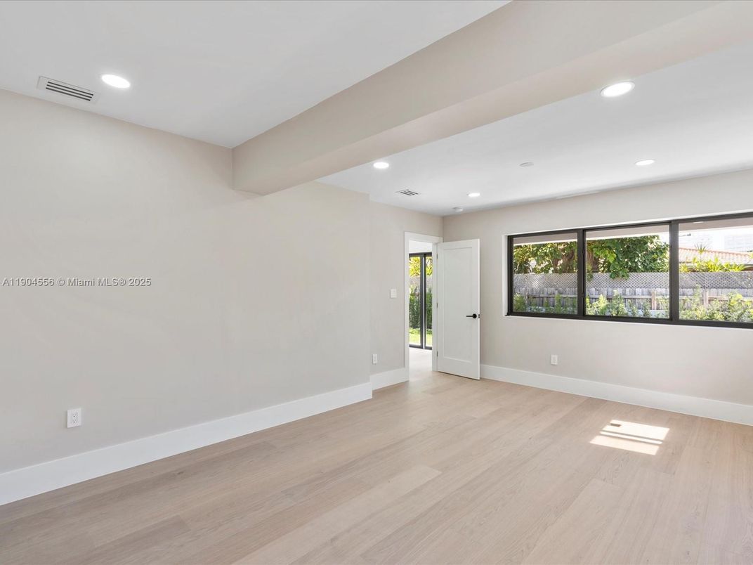 Empty room, Interior, Recessed Lighting, Wood Texture Flooring