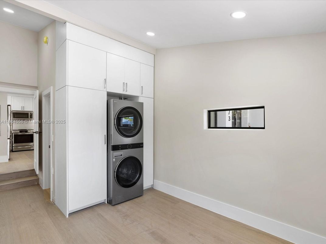 Interior, Recessed Lighting, Utility Closets, Washer, Wood Texture Flooring