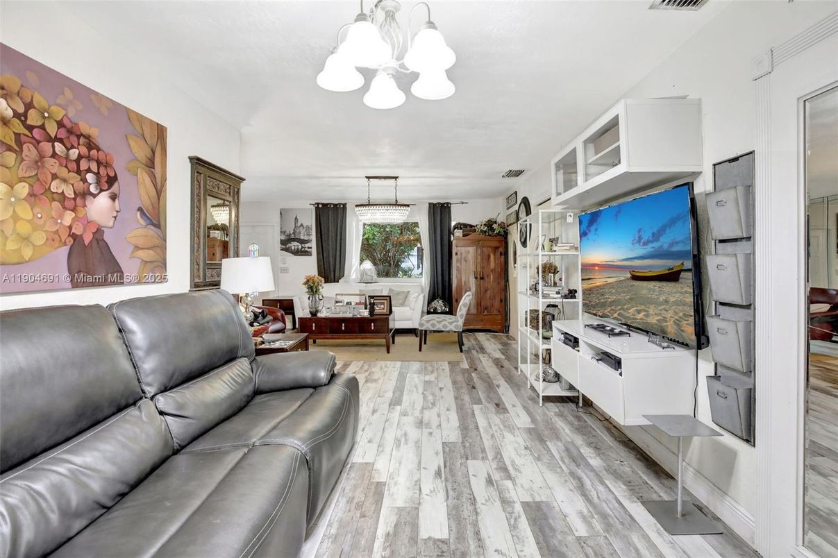 Interior, Living room, Pendant Lights, Wood Texture Flooring