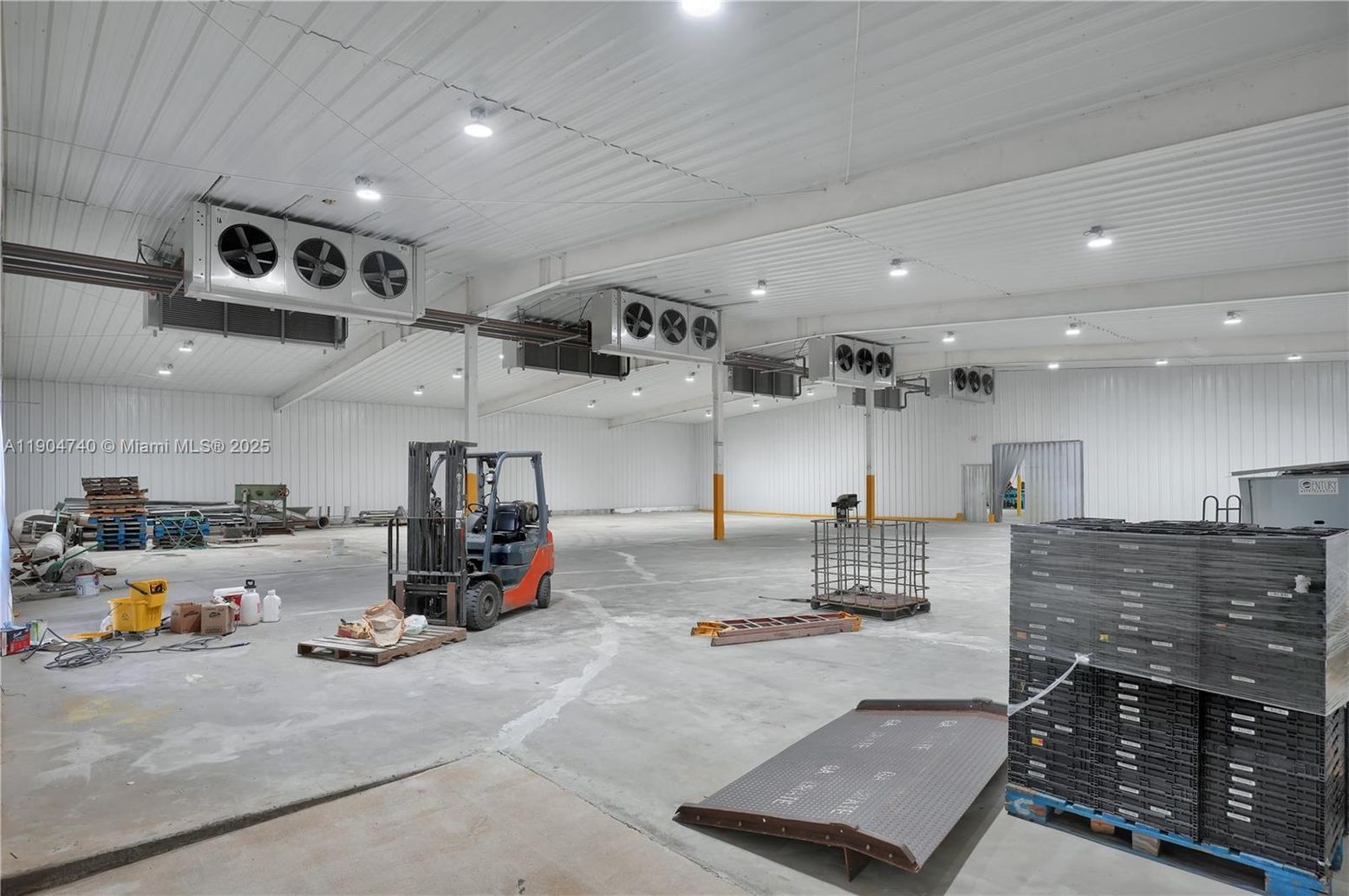 Fitness Equipment, Interior, Recessed Lighting